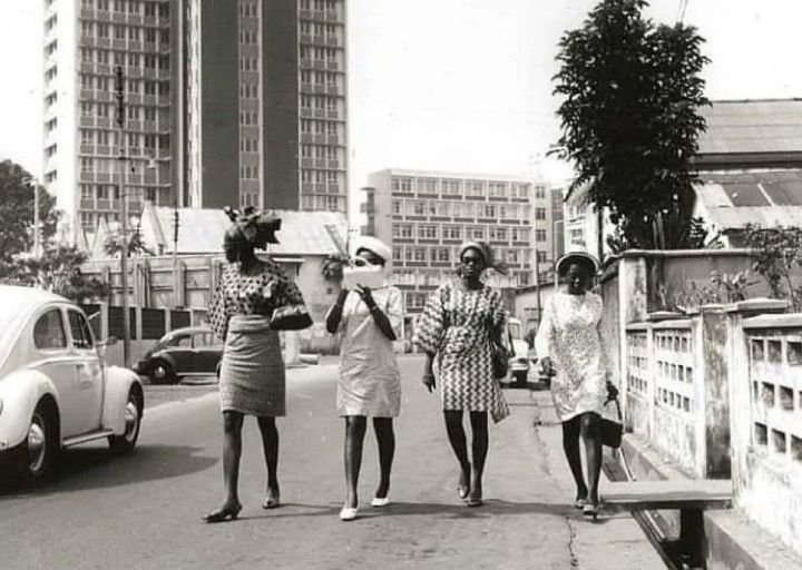 Girls wearing lace during Babatunde Folorunsho era